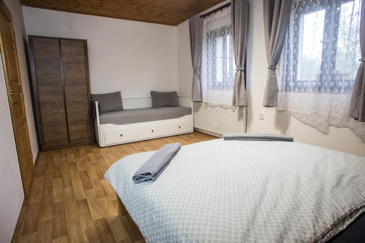 Apartmany Ve Mlejne Cachrov Екстериор снимка