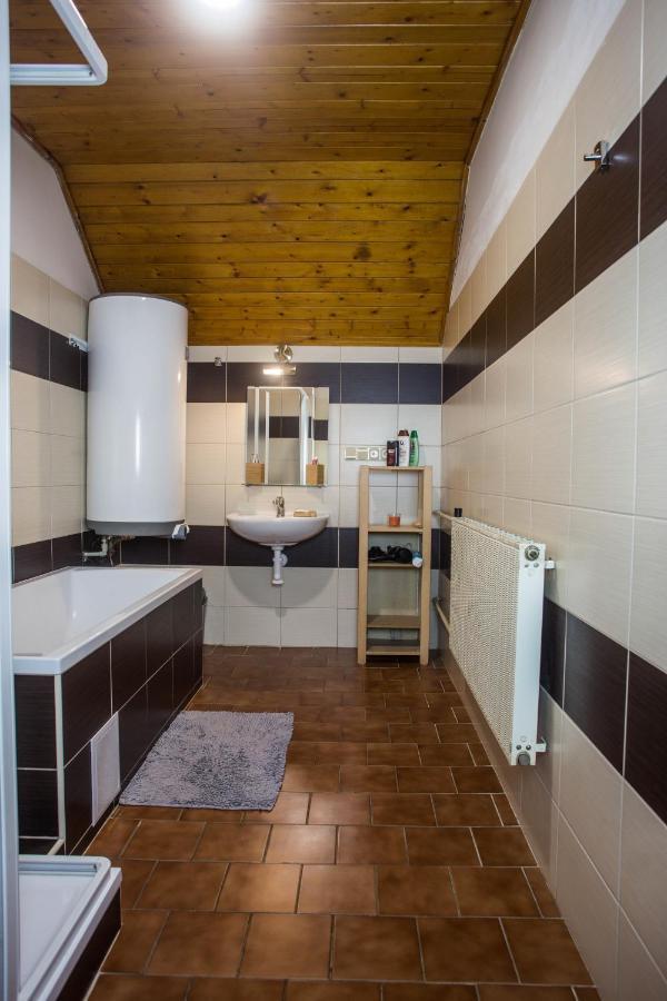 Apartmany Ve Mlejne Cachrov Екстериор снимка