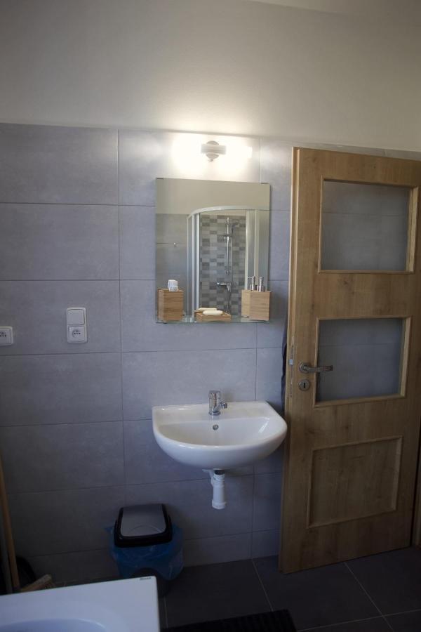 Apartmany Ve Mlejne Cachrov Екстериор снимка