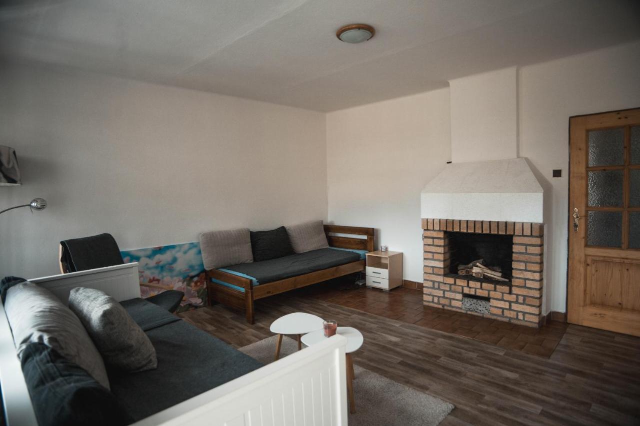 Apartmany Ve Mlejne Cachrov Екстериор снимка