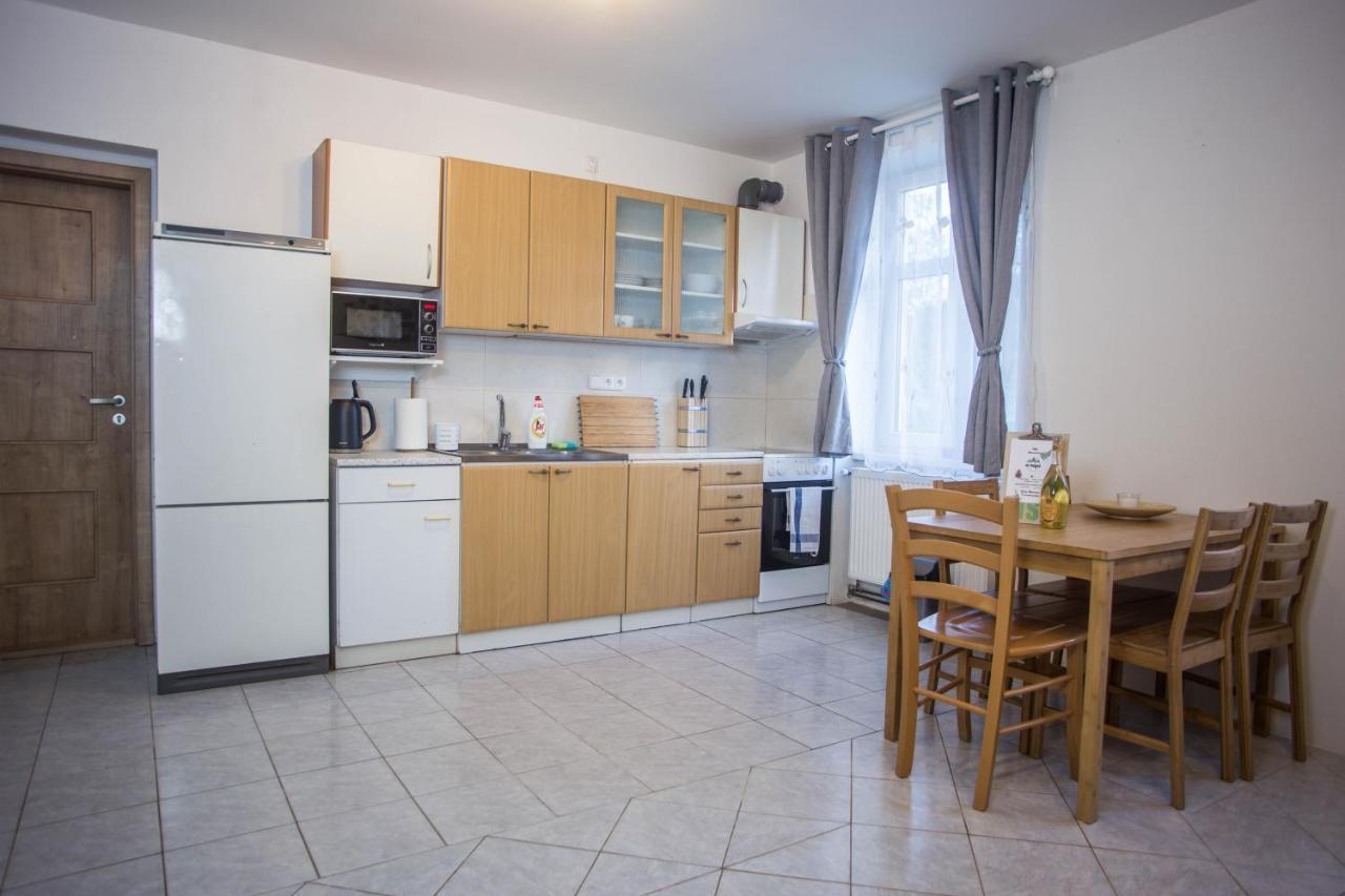 Apartmany Ve Mlejne Cachrov Екстериор снимка
