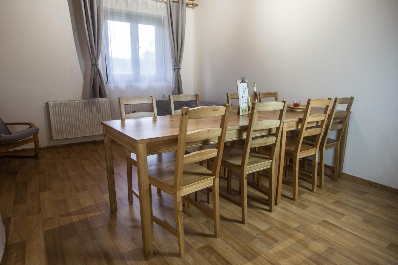 Apartmany Ve Mlejne Cachrov Екстериор снимка