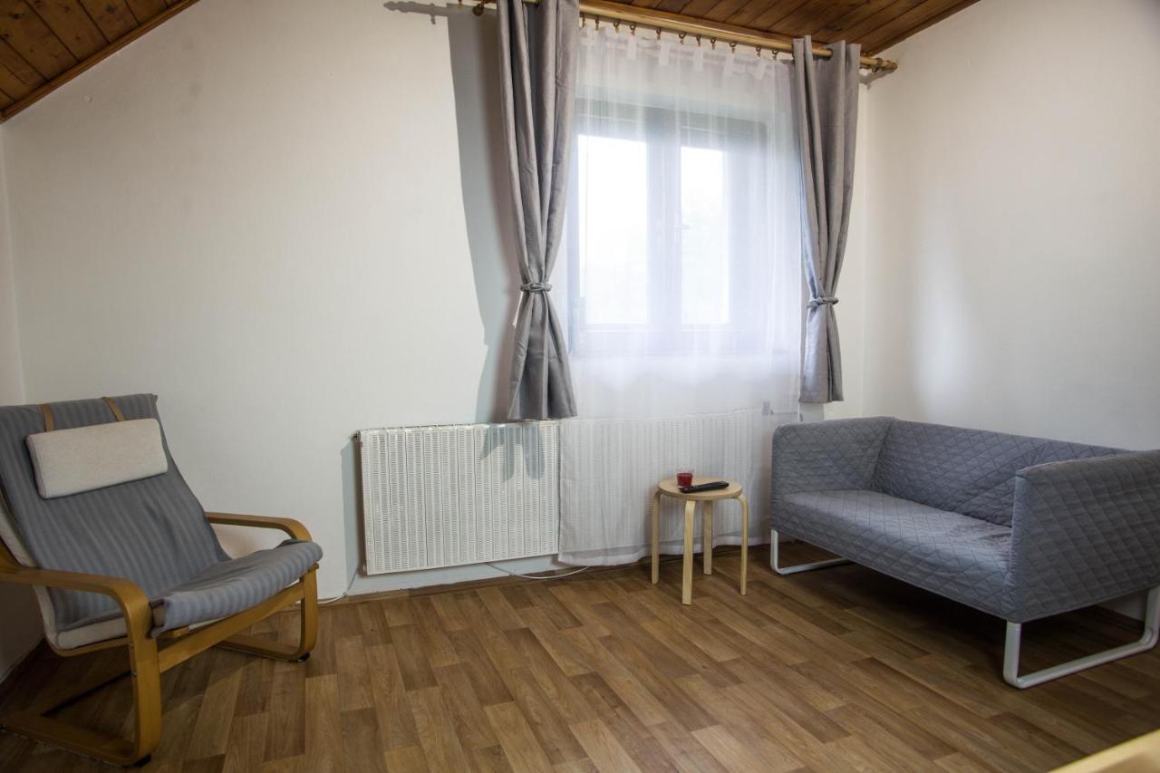 Apartmany Ve Mlejne Cachrov Екстериор снимка